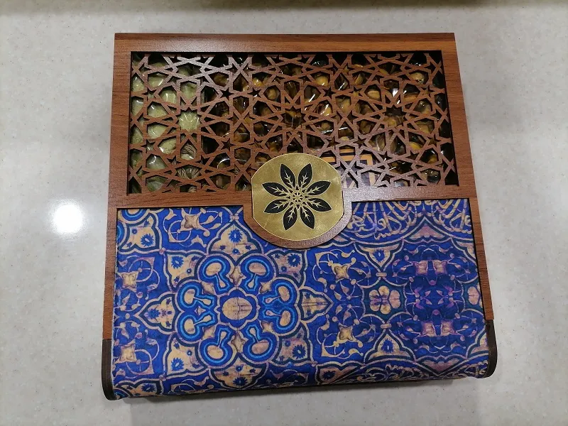 هارد باکس سوغاتی طرح مخمل متوسط 23*23*5 هارد باکس سوغاتی طرح مخمل متوسط 23*23*5